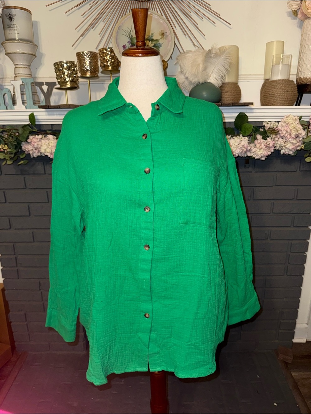 Classic Button-Front Cotton Women's Shirt in Gorgeous Green!